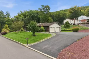 21 Park Ave, Nesquehoning Boro, PA 18240 - Photo 3
