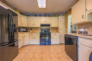 4683 Steven Ln, Lehigh Township, PA 18088 - Photo 13