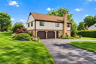5538 Heather Ln, South Whitehall Township, PA 18069 - Photo 3