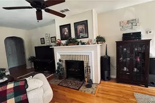 1433 N 29th St, South Whitehall Township, PA 18104 - Photo 3
