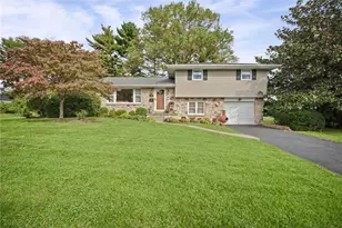 919 Poplar St, Coopersburg Boro, PA 18036 - Photo 1