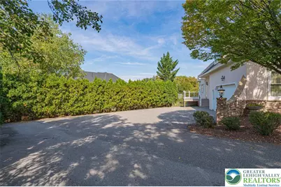 250 Park Vista Terrace, Allentown City, PA 18104 - Photo 5