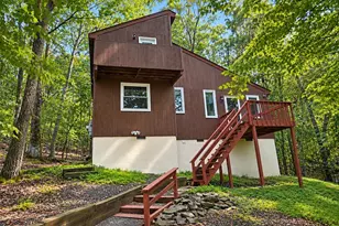 1109 Porter Dr, Bushkill, PA 18324 - Photo 1
