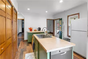 12 E Babbitt Ave, Pen Argyl Boro, PA 18072 - Photo 9
