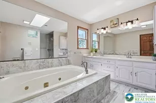 2101 Schroettner Cir, Moore Township, PA 18064 - Photo 7