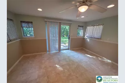 224 Tree Top Terrace, Chestnuthill Twp, PA 18360 - Photo 11