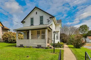 30 Cherry St, Walnutport Boro, PA 18088 - Photo 1