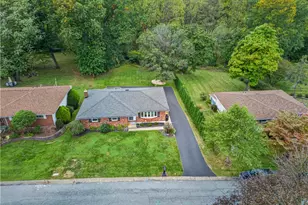 3943 Kenrick Dr, Bethlehem Township, PA 18020 - Photo 3