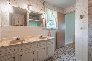3831 Oakwood Trail, South Whitehall Township, PA 18103 - Photo 35