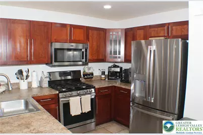 6869 Hunt Drive, Lower Macungie Township, PA 18062 - Photo 17