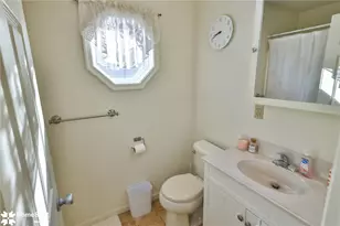 37 W Ettwein St, Bethlehem City, PA 18018 - Photo 25