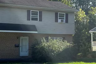 818 William St, Plainfield Township, PA 18072 - Photo 1