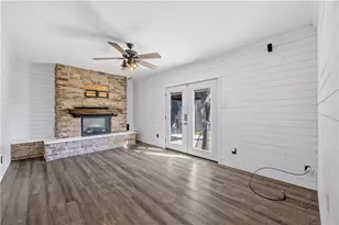 7590 Violet Cir, Macungie Boro, PA 18062 - Photo 25