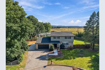 7590 Violet Circle, Macungie Boro, PA 18062 - Photo 3