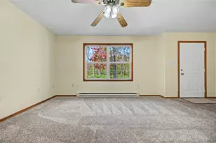 7193 Falstaff Dr, Coolbaugh Twp, PA 18466 - Photo 7