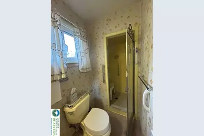 2518 Hampshire Road, Bethlehem, PA 18017 - Photo 3