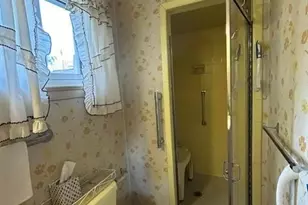 2815 Hampshire Rd, Bethlehem, PA 18017 - Photo 3