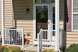 186 Redclover Ln, Upper Macungie Township, PA 18104 - Photo 3