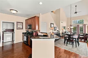 186 Redclover Ln, Upper Macungie Township, PA 18104 - Photo 5