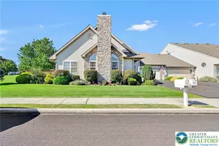 2894 Donegal Dr, Macungie Boro, PA 18062 - Photo 3