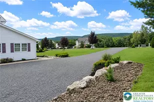 203 Terrace Dr, Chestnuthill Twp, PA 18353 - Photo 3