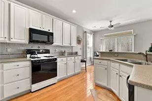 1808 Felicity Ln, Lower Saucon Township, PA 18055 - Photo 9