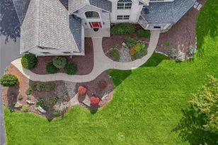 7006 Lehigh Ct, Upper Macungie Township, PA 18106 - Photo 5