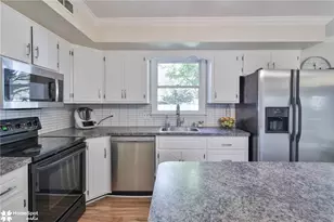 6413 Manzanita Dr, Lower Macungie Township, PA 18062 - Photo 11