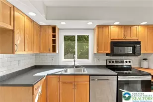 2102 W Fairview St, Allentown City, PA 18104 - Photo 7