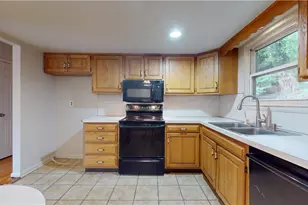 1420 Gail Ave, Salisbury Township, PA 18103 - Photo 9