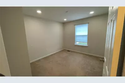 1373 Caspian Street, South Whitehall Township, PA 18104 - Photo 9