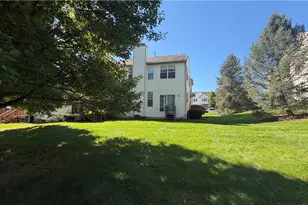 8100 Cross Creek Cir W, Upper Macungie Township, PA 18031 - Photo 5
