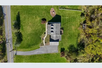 4015 Country Side Lane, Lower Saucon Township, PA 18055 - Photo 9