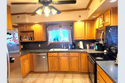 31 E Ludlow Street, Summit Hill, PA 18250 - Photo 3