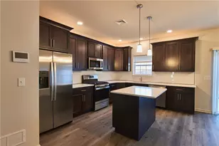 6641 Stein Way, Lower Macungie Township, PA 18062 - Photo 11