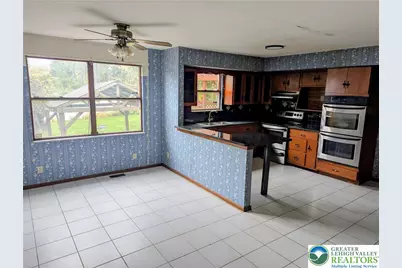 1833 Latta Street, South Whitehall Township, PA 18104 - Photo 9