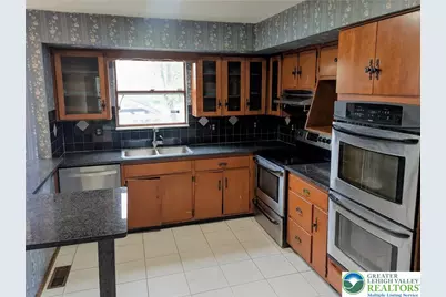 1833 Latta Street, South Whitehall Township, PA 18104 - Photo 11