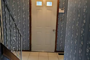 1833 Latta St, South Whitehall Township, PA 18104 - Photo 5