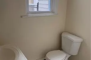 917 Hamilton St, Allentown City, PA 18101 - Photo 5