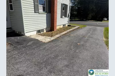 4434 W Mountain View, Lehigh Township, PA 18088 - Photo 3
