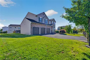 5897 Winterberry Pl, Allentown City, PA 18104 - Photo 7