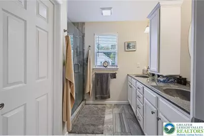 1121 Pleasant Drive, Plainfield Township, PA 18072 - Photo 15