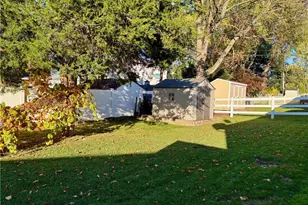 1572 Lois Ln, Bethlehem City, PA 18018 - Photo 29