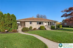 425 W Vine St, Fleetwood, PA 19522 - Photo 1