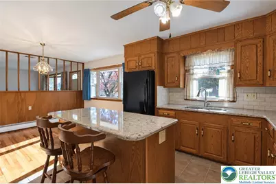 425 W Vine Street, Fleetwood, PA 19522 - Photo 3
