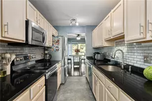 5507 Stonecroft Ln, Lower Macungie Township, PA 18106 - Photo 11