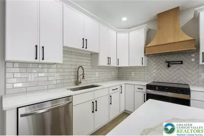 1250 7th Street, North Catasauqua Bor, PA 18032 - Photo 9