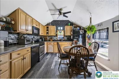 9397 E Sherwood Drive, Kunkletown, PA 18058 - Photo 3