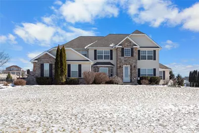 127 Fox Ridge Dr, Bushkill Twp, PA 18064 - MLS 752951 - Coldwell Banker