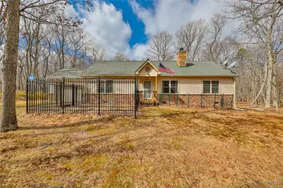 102 Oak Ridge, Hawley, PA 18428 - Photo 1